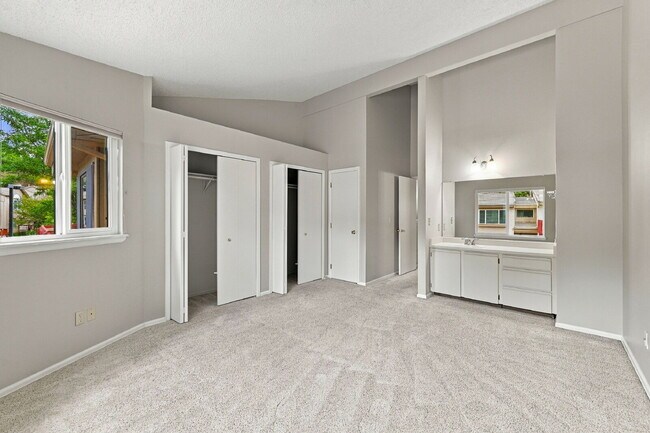 Building Photo - 2027 Bristlecone Dr