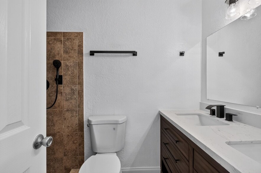 Building Photo - 659 Montego Bay Ct