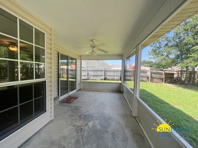 Building Photo - Charming 4 Bedroom Home in Mary Esther!