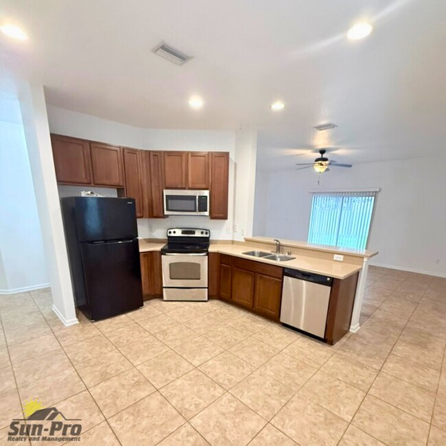 Building Photo - 1932 Cove Point Rd