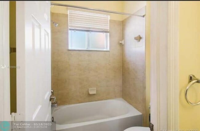 Building Photo - 3069 NW 30th Pl