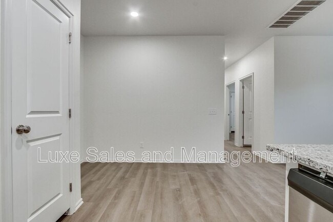 Building Photo - 11613 Mackenzie Wy