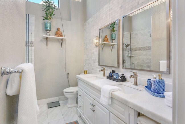 Building Photo - 250 S Ocean Blvd