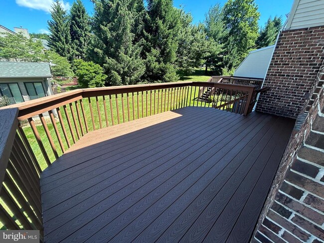 Building Photo - 28 Jean Lo Way