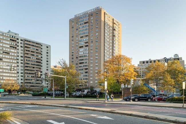 Building Photo - 8 Whittier Pl