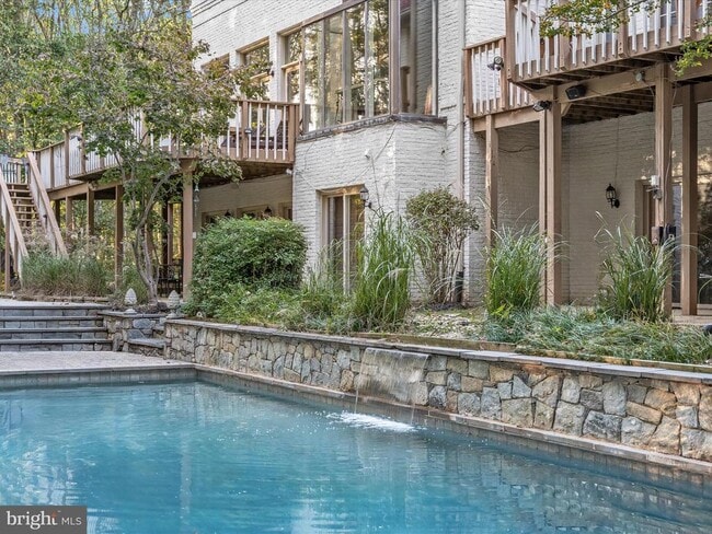 Building Photo - 1 Lake Potomac Ct