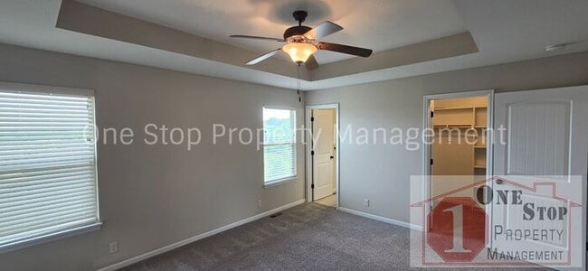 Building Photo - Beautiful 4 bedroom, 3 bathroom home in Raymore!