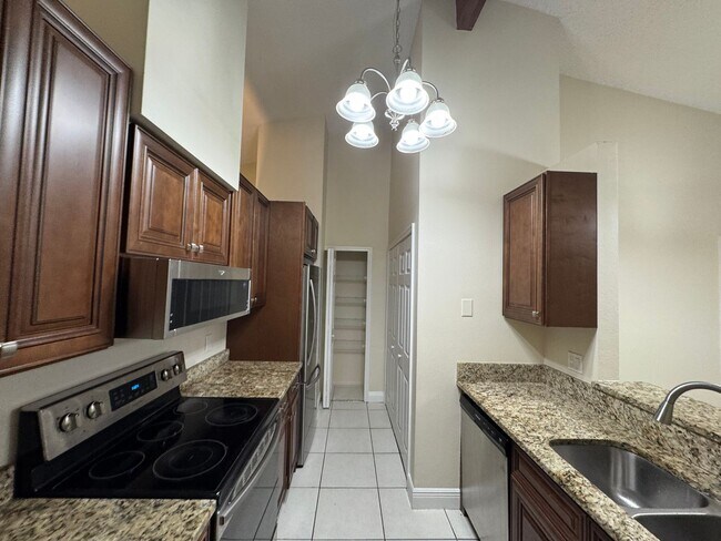 Building Photo - Charming 3 Bedroom, 2 Bathroom Home in Winter Park!!