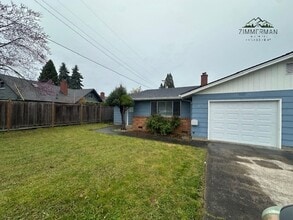 Building Photo - Must see 2 bedroom 1 bath