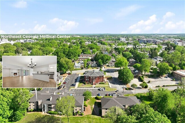 Building Photo - 605 Candler St