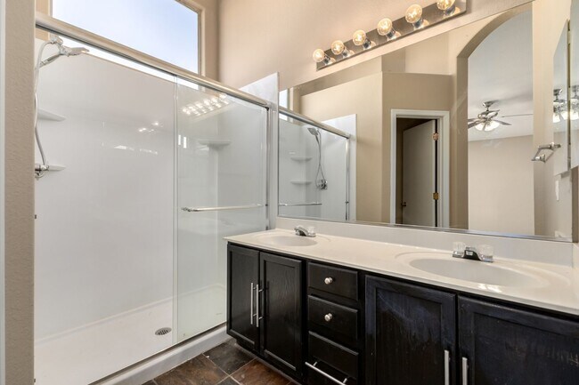 Building Photo - Charming 4-Bedroom Peoria Home with Private Pool – Great Location!