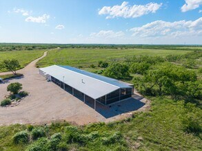 Building Photo - Large Country Home on Acreage with Access to Fishing