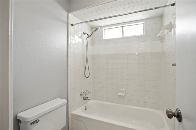 Building Photo - 2309 Lawndale Dr