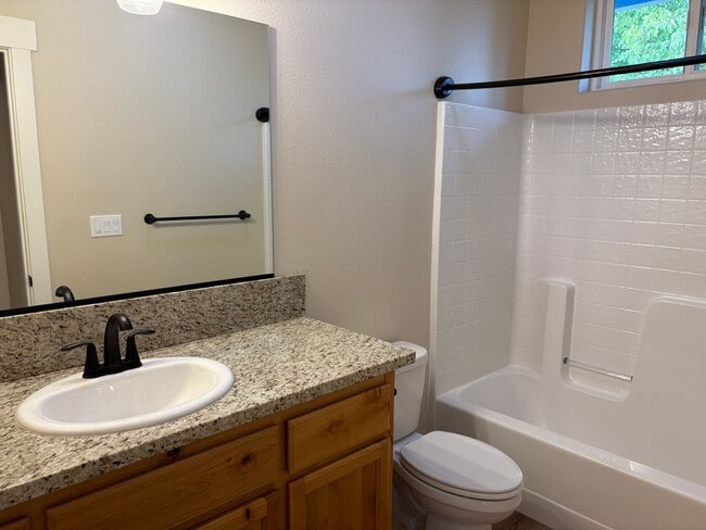 Building Photo - 5619 Cherry Ln