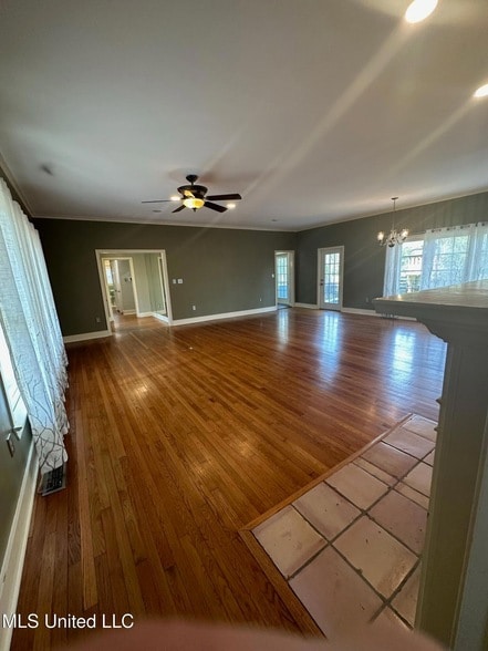 Building Photo - 3564 Cowan Pl