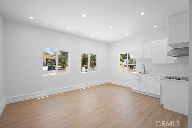 Building Photo - 10943 Nassau Ave
