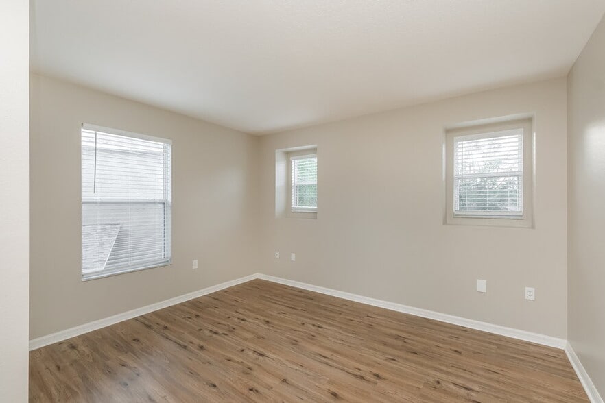 Building Photo - 11821 Mango Cross Ct