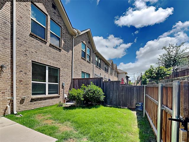 Building Photo - 2716 Majesty Dr