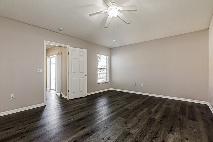 Building Photo - 30801 Tremont Dr