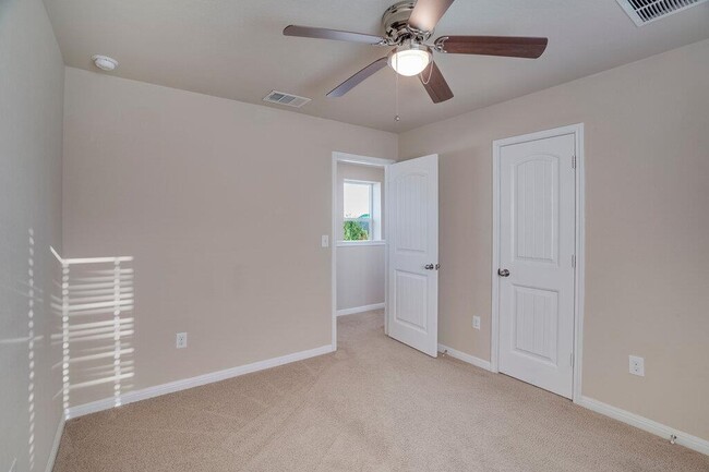 Building Photo - 412 Cane River Rd