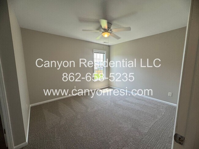 Building Photo - Charming 3-Bedroom Home in Raeford, NC