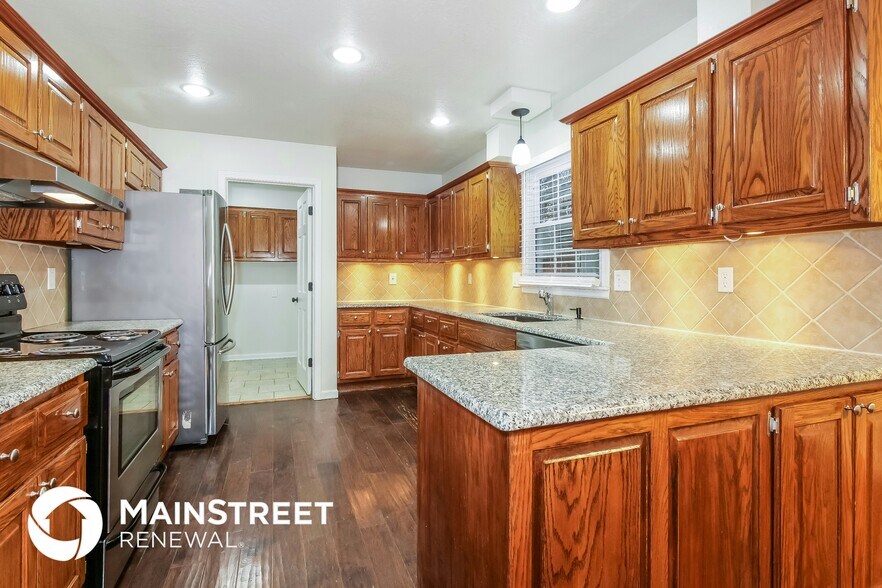 Building Photo - 8240 Bell Rd