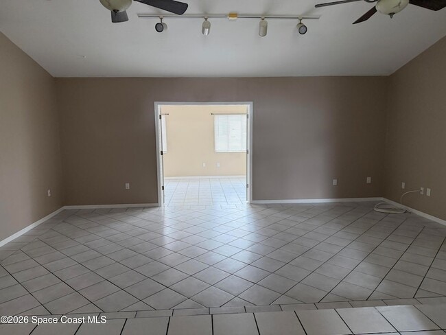 Building Photo - 1337 Helvenston St NW