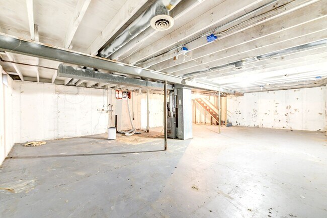 Building Photo - Charming 3-Bedroom Ranch Home in Hazelwood School District