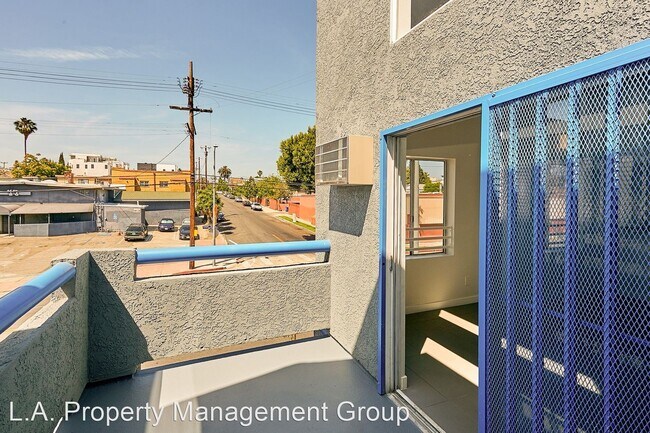 Building Photo - 2730 W Temple St