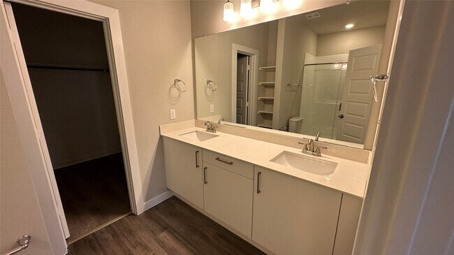 Building Photo - 9812 Grosbeak Ln