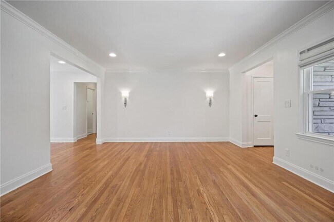 Building Photo - 2134 Beecher Cir SW