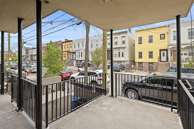 Building Photo - 173 Van Horne St