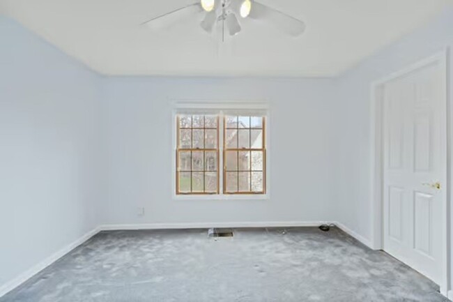 Building Photo - Silverton- Meticulous 4+ bedroom, 5ba, 2 car
