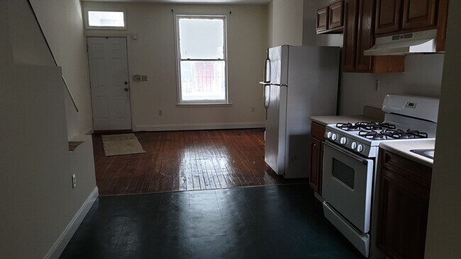 Building Photo - 1340 S Markoe St