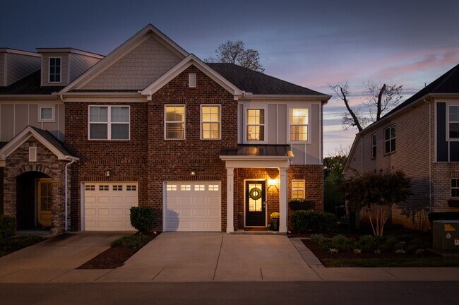 Building Photo - Spacious 3BR End-Unit with Main-Level Primary & Office