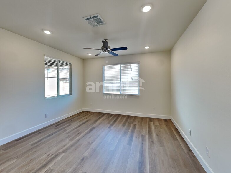 Building Photo - 2448 S Deborah Ave
