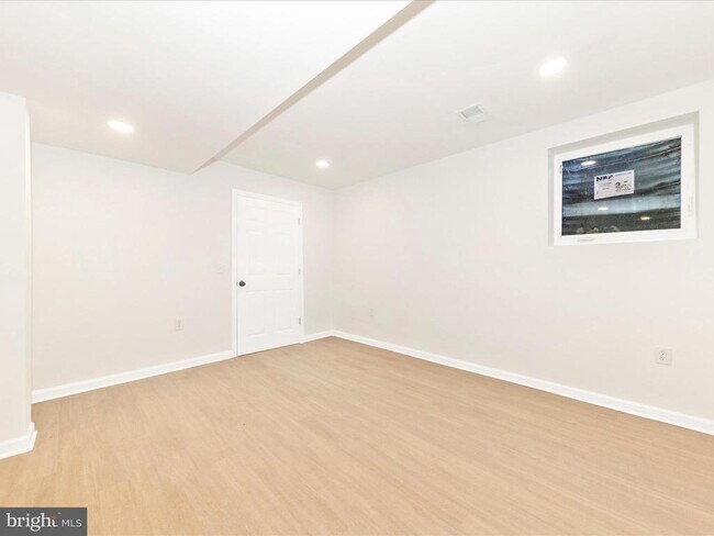 Building Photo - 1305 Peachtree Ct