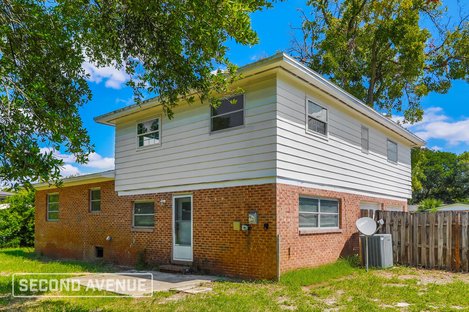 Building Photo - 5943 Jaguar Dr W