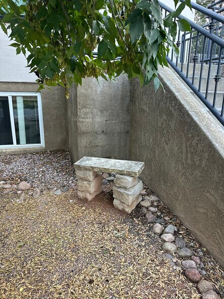 Building Photo - 2429 W Saint Vrain St