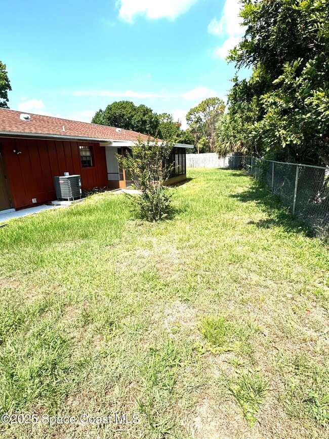 Building Photo - 774 John Adams Ln