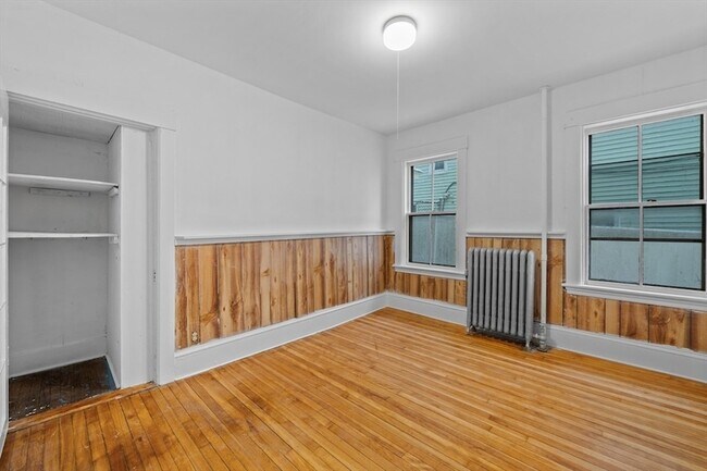 Building Photo - 20 Temple St