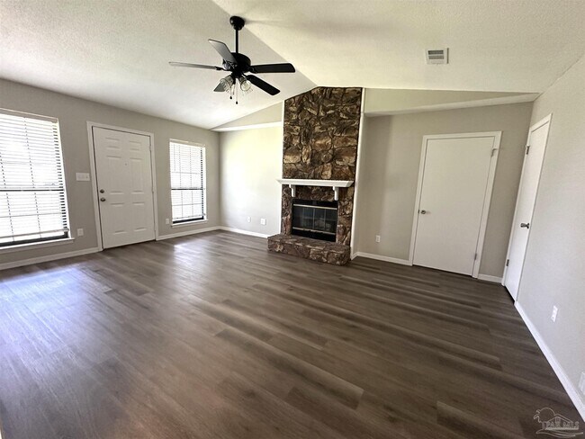 Building Photo - 10150 Candlestick Ln