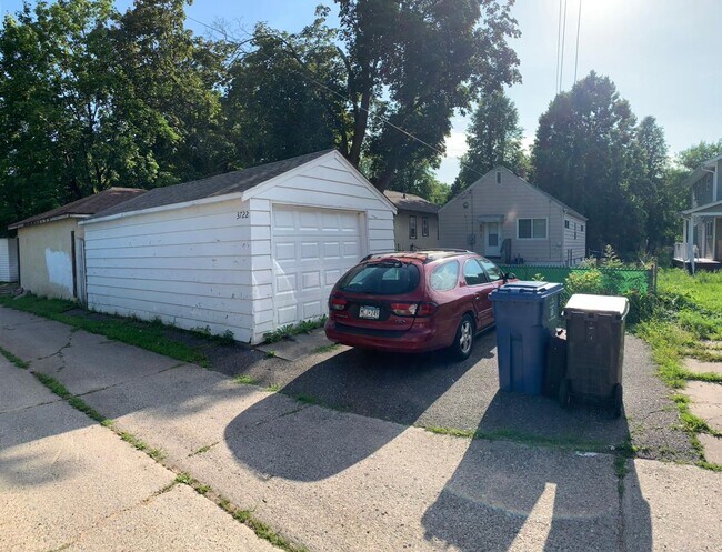 Building Photo - Beautiful Single Family home