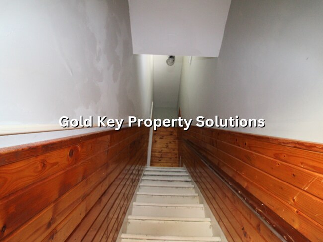 Building Photo - 803-807 High Street