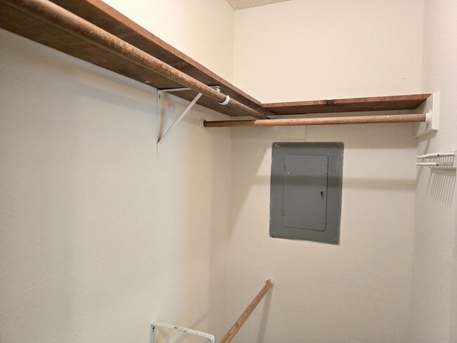 Building Photo - 3/2 House in Midway ISD!