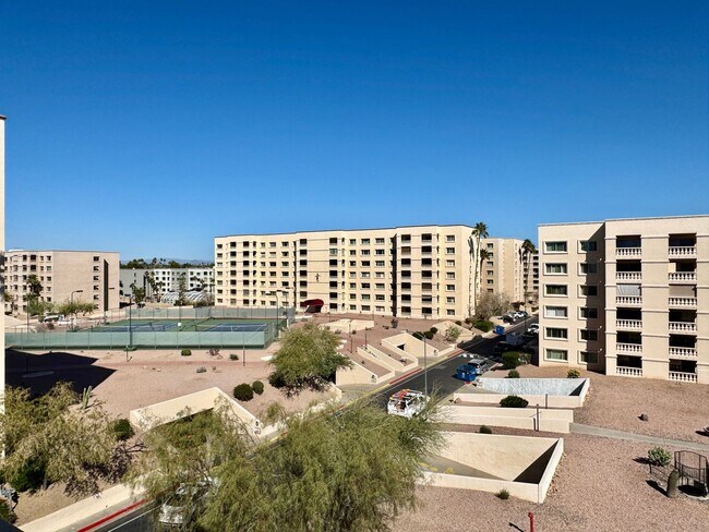 Building Photo - Amazing 2 Bedroom/2 Bath Condo!  Top Level Corner Unit with Spectacular Amenities!