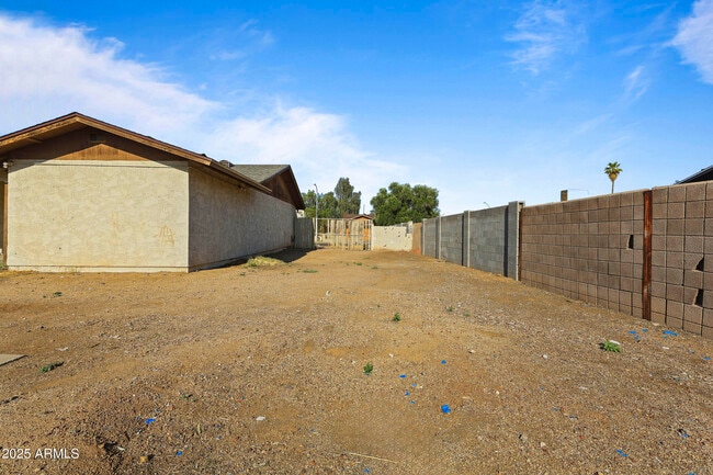 Building Photo - 5212 N 67th Dr