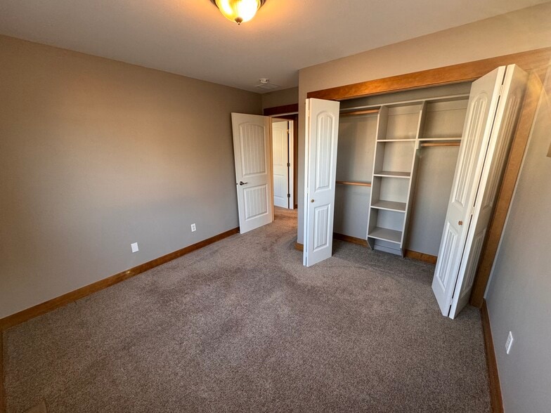Bedroom 1 - 5485 Glenellen Dr