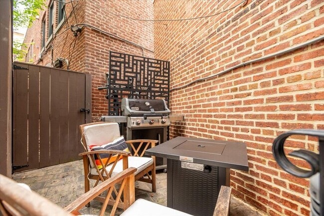 Building Photo - 2150 Florida Ave NW