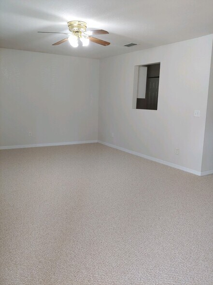 Living - 1163 N Lion Cub Pt